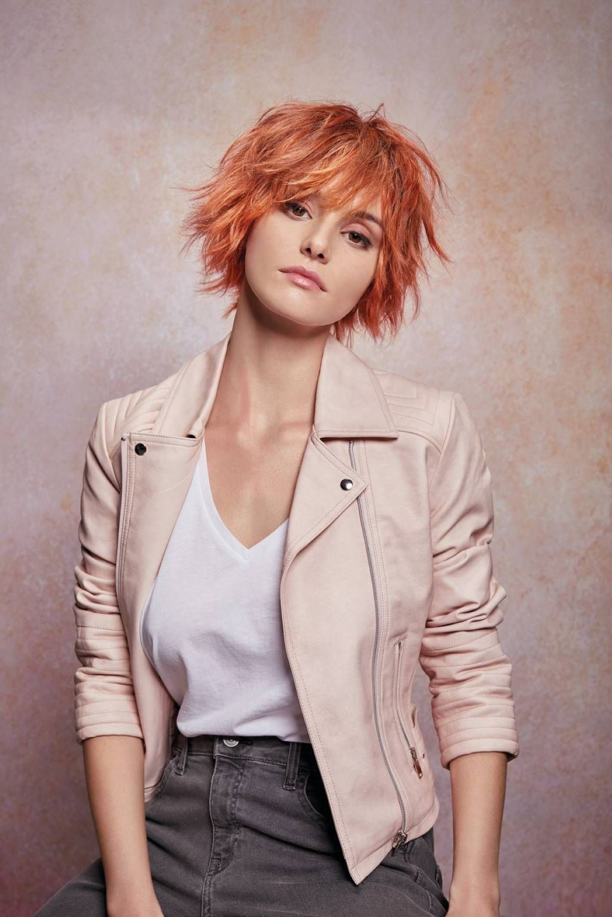 coiffure femme courte coupe grunge