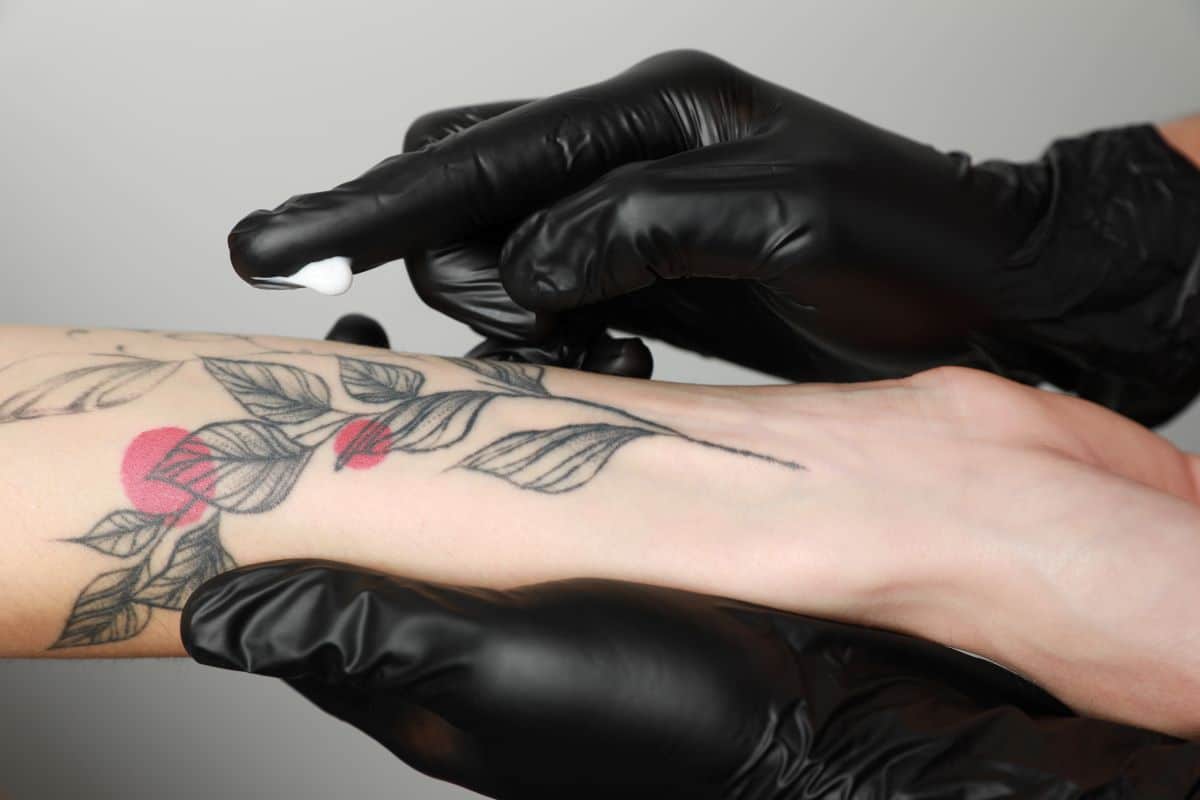 tatouage avant bras en prendre soin